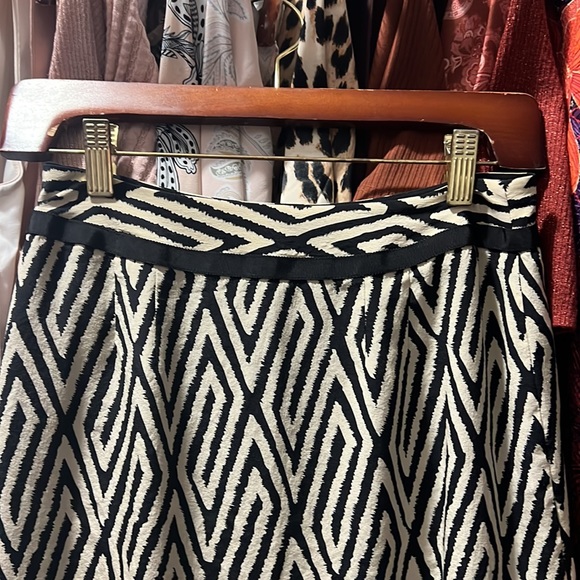 Ann Taylor Beige Black Geometric Lined Mini Skirt 00P 0 2 XXS XS - Picture 2 of 3